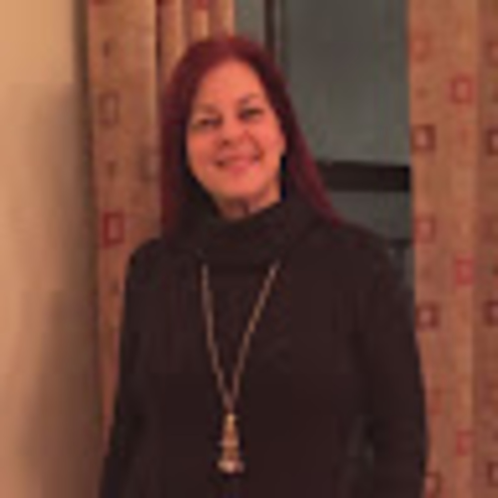 Meet your Posher, Yoly